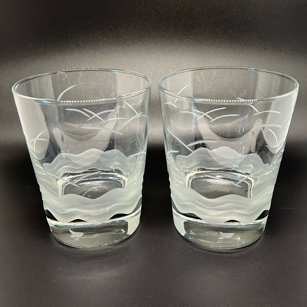 Set of 2 Ocean Waves Rocks Glasses